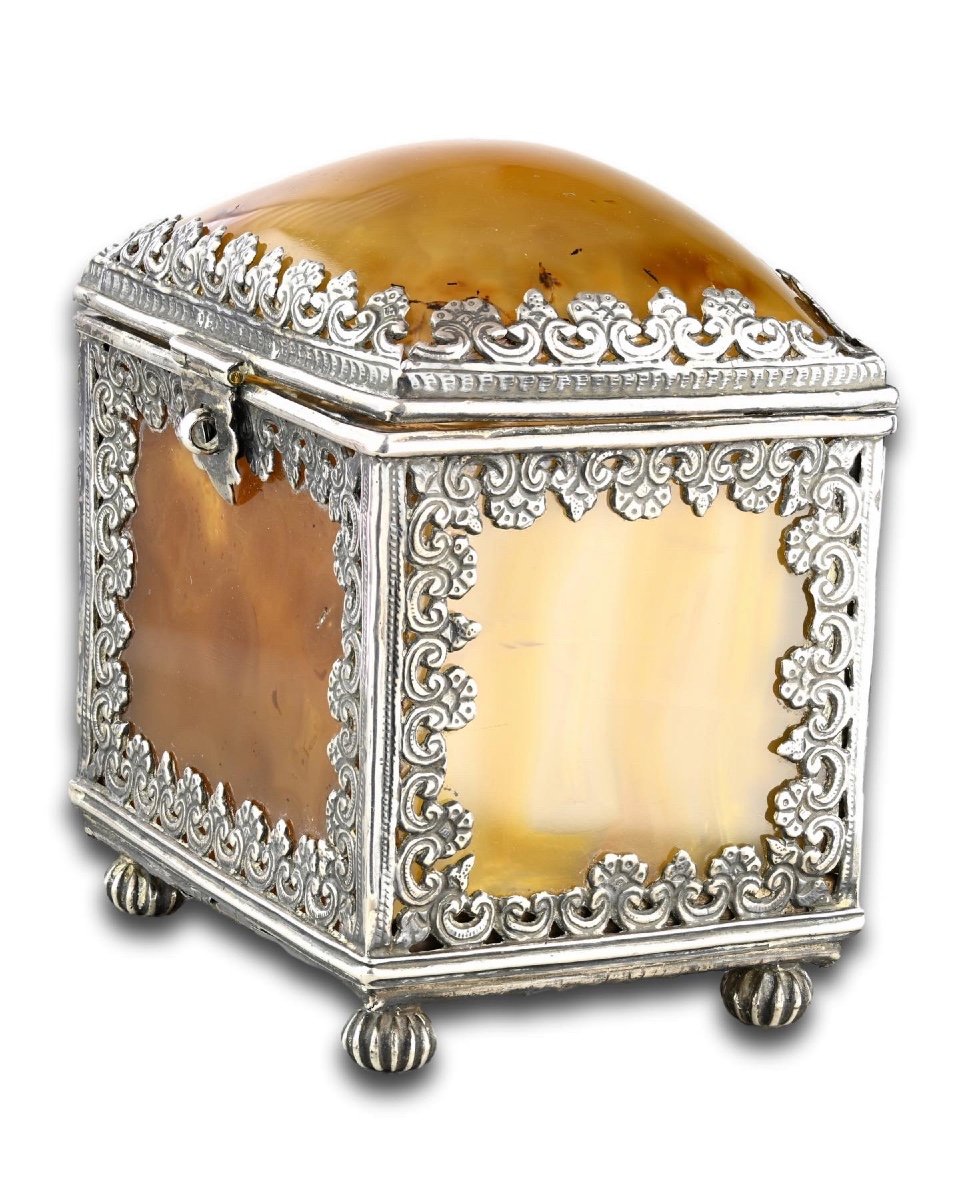 Silver Mounted Agate Casket. Indian, 18th Century.-photo-7