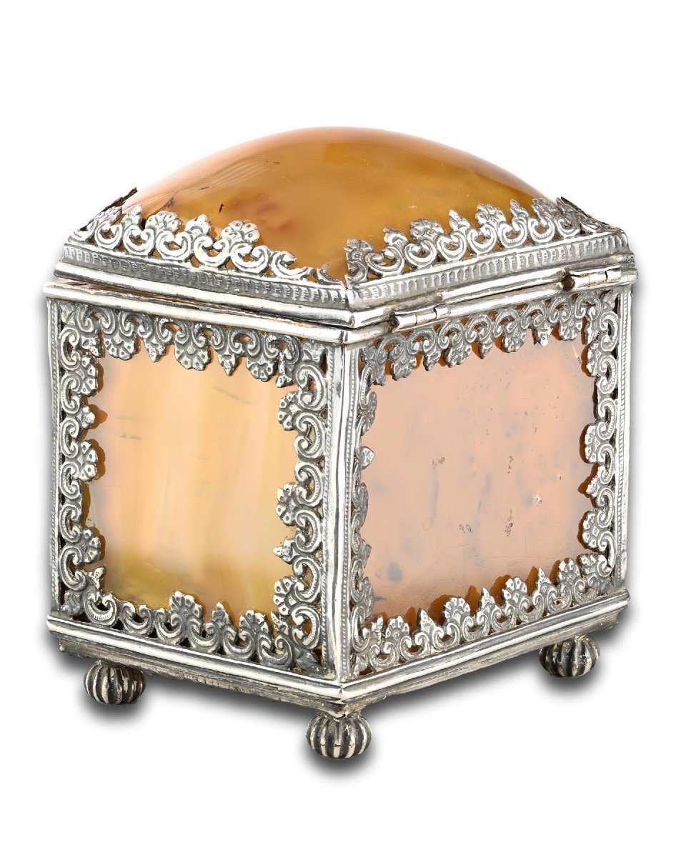 Silver Mounted Agate Casket. Indian, 18th Century.-photo-8