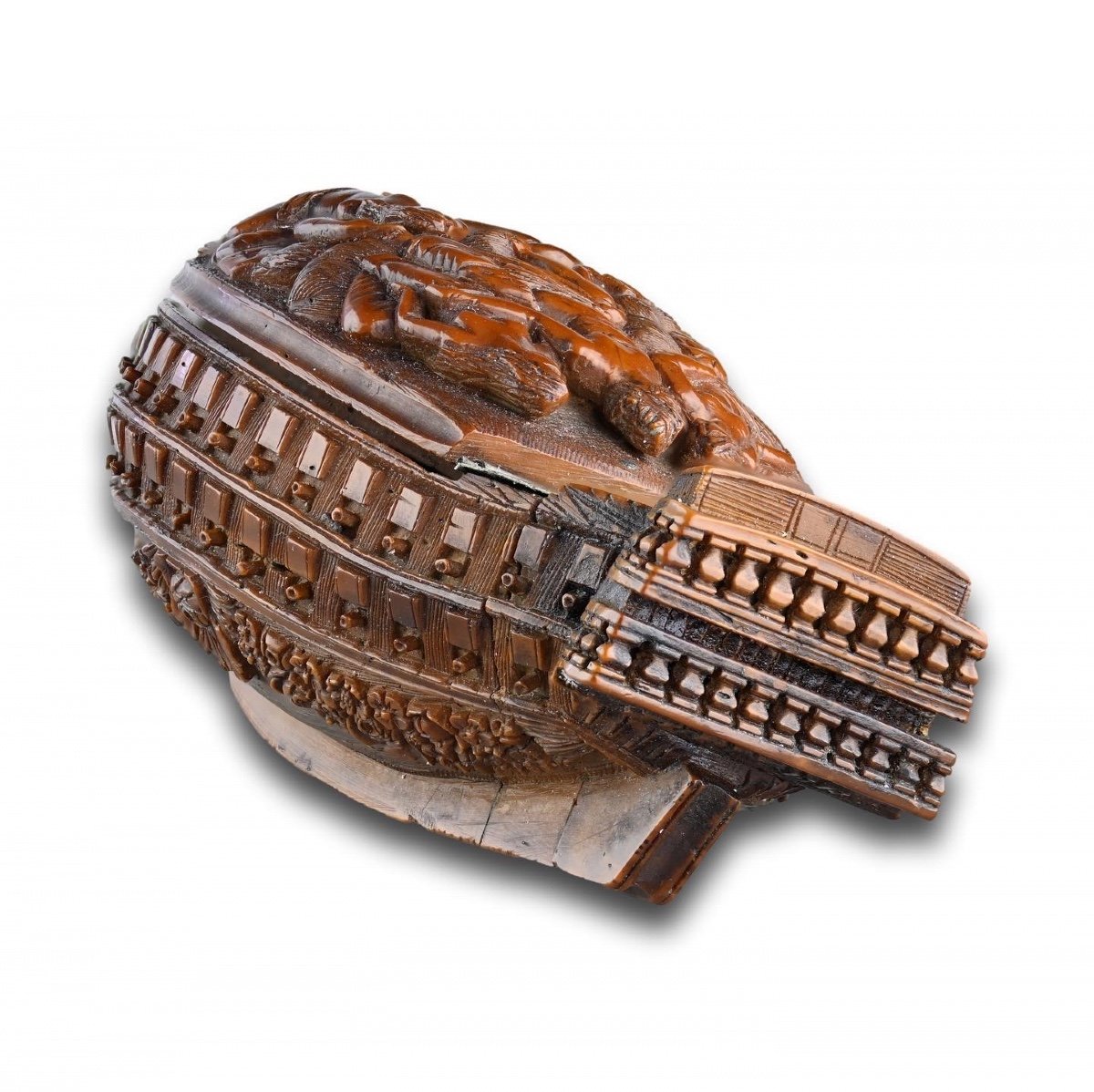 Coquilla Ship Form Snuff Box. French, Early 19th Century.-photo-1