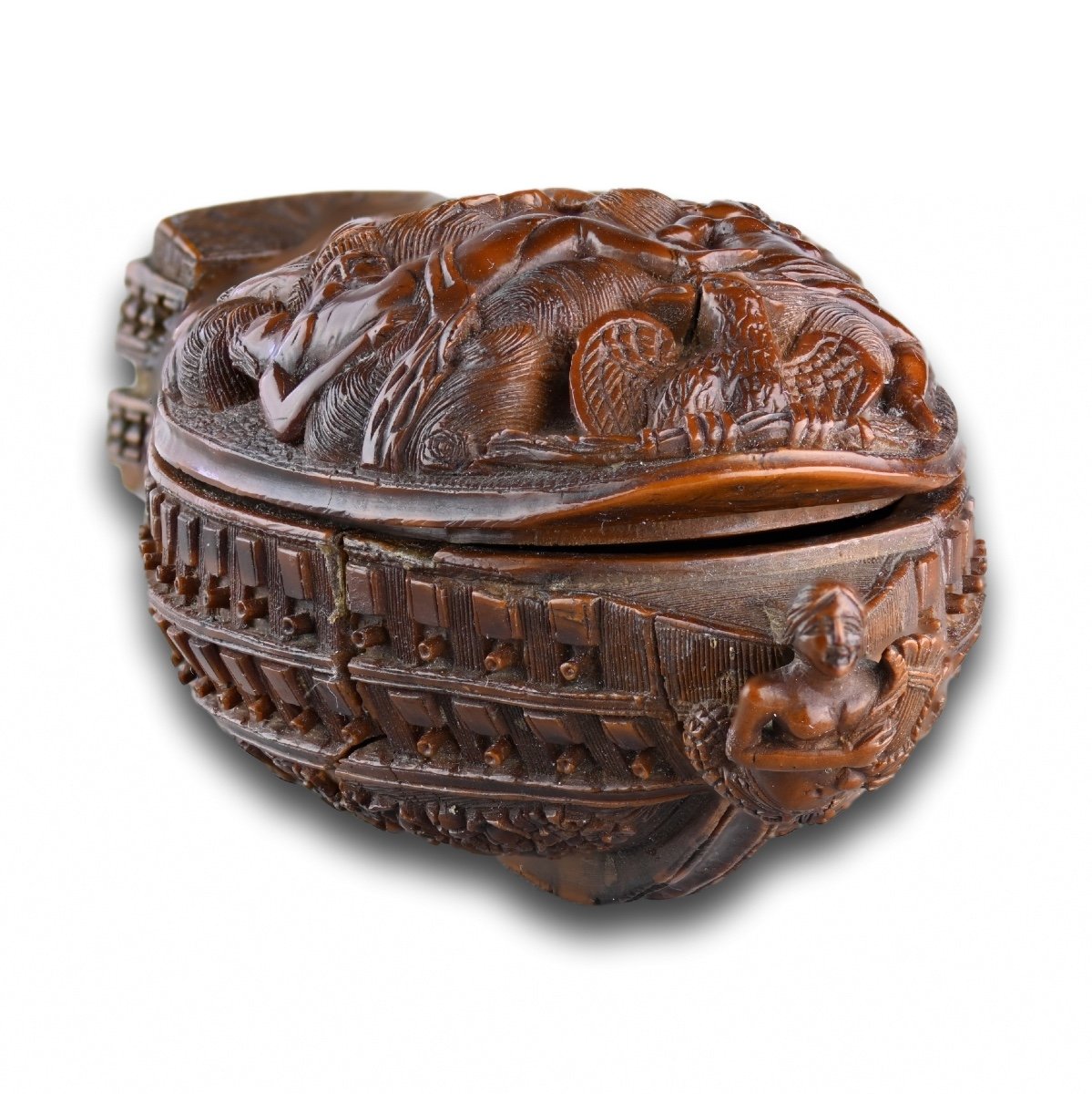 Coquilla Ship Form Snuff Box. French, Early 19th Century.-photo-5