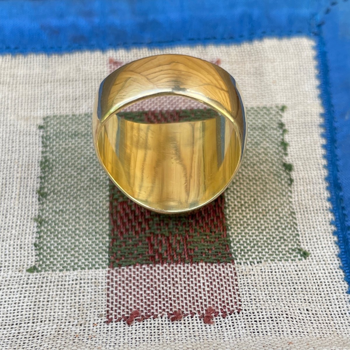 Bague En Or Avec Une Ancienne Intaille Romaine Gravée Dans Un « œil » Apotropaïque.  -photo-1