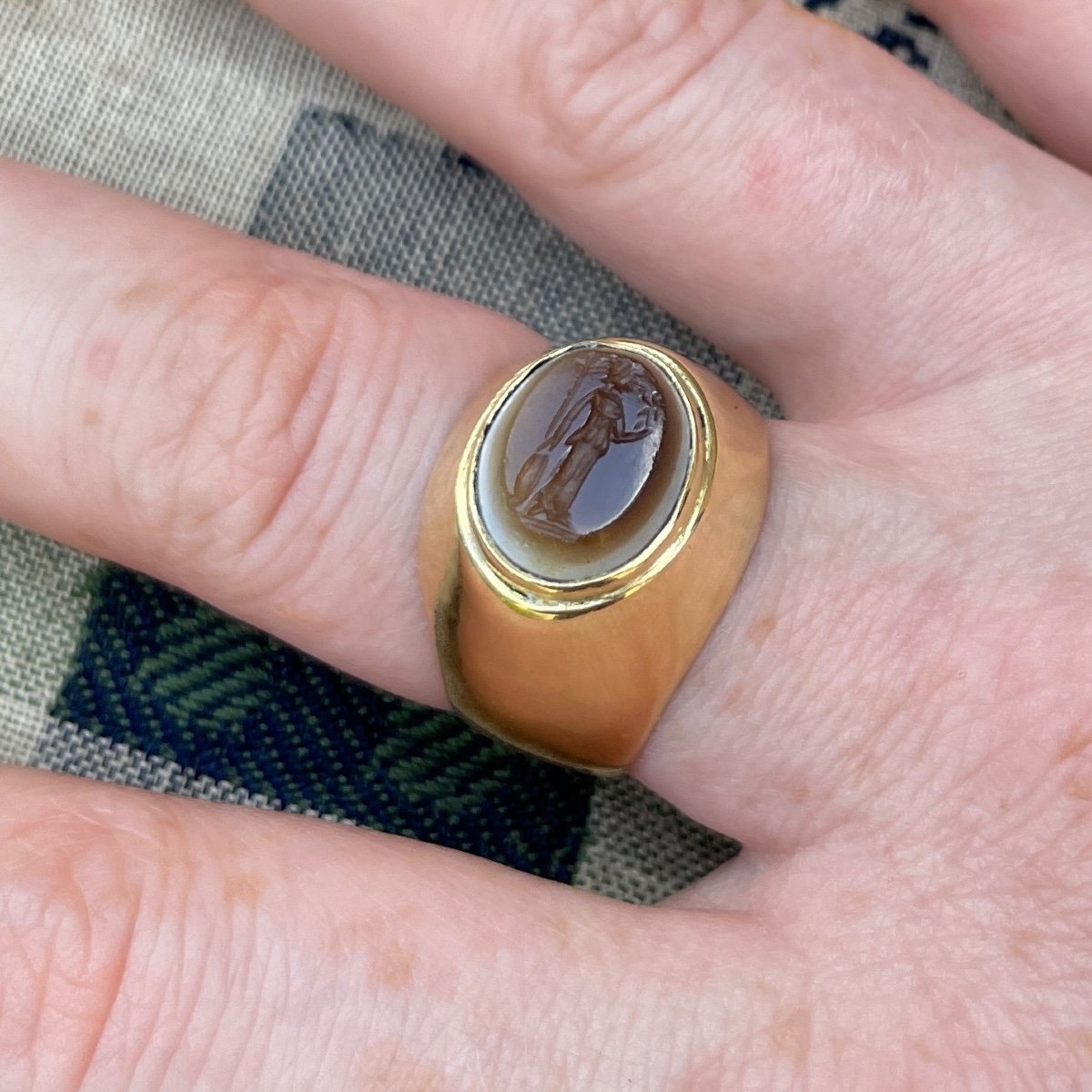 Bague En Or Avec Une Ancienne Intaille Romaine Gravée Dans Un « œil » Apotropaïque.  -photo-7