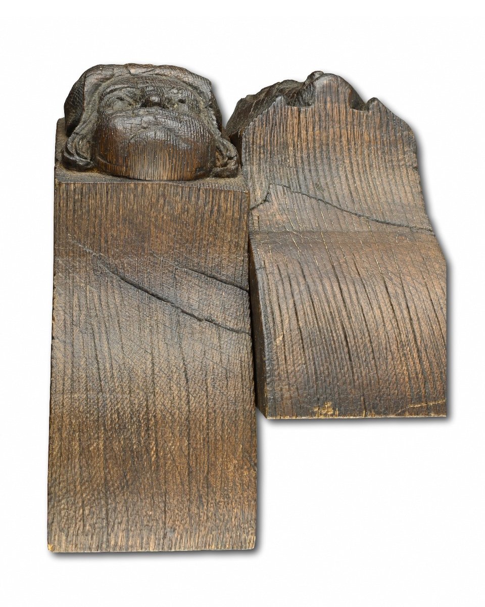 Fine Pair Of Oak Corbels Of A Man And A Woman. English, 15th - 16th Century. -photo-5