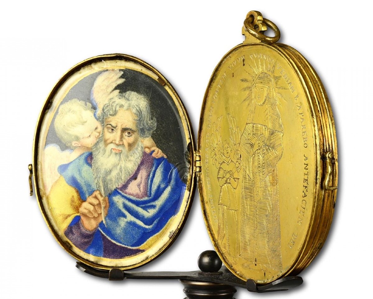 Large Engraved Copper Gilt Reliquary Pendant. French, Early 17th Century.-photo-2