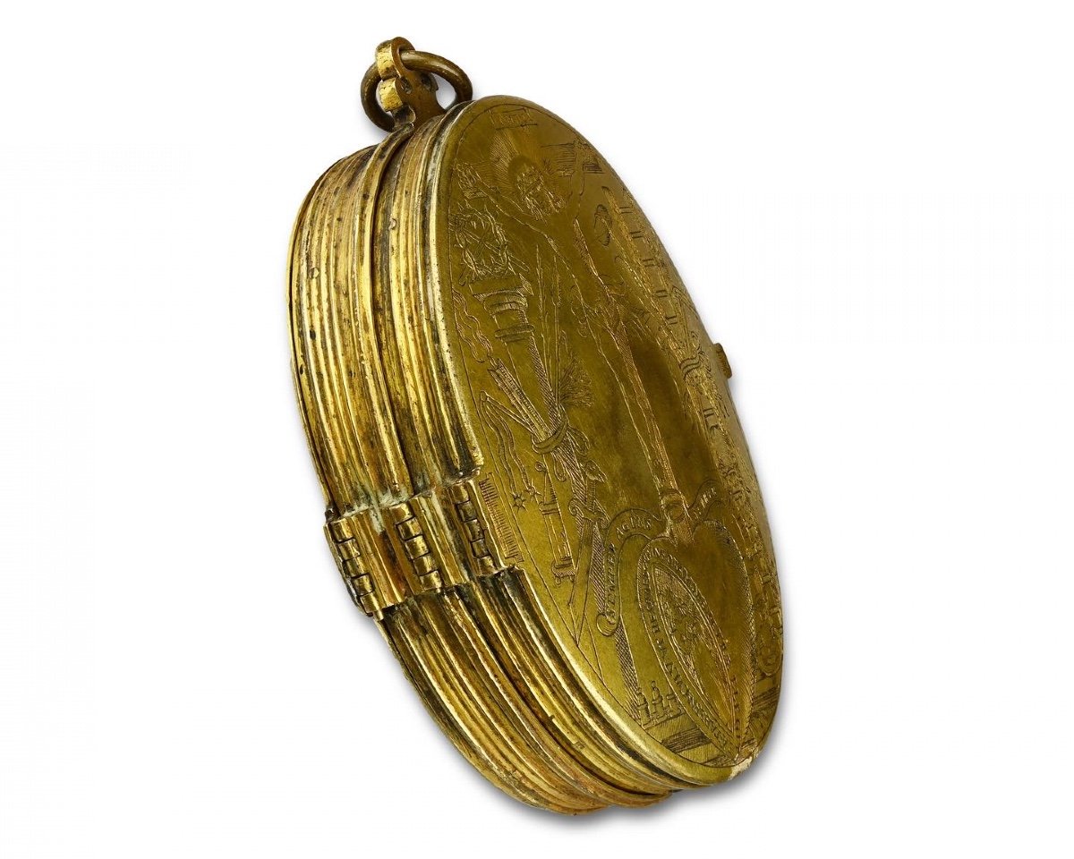 Large Engraved Copper Gilt Reliquary Pendant. French, Early 17th Century.-photo-1