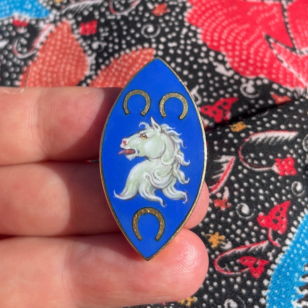 Gold Ring With An Enamelled Heraldic Crest Of A Horse. English, 19th Century.-photo-2