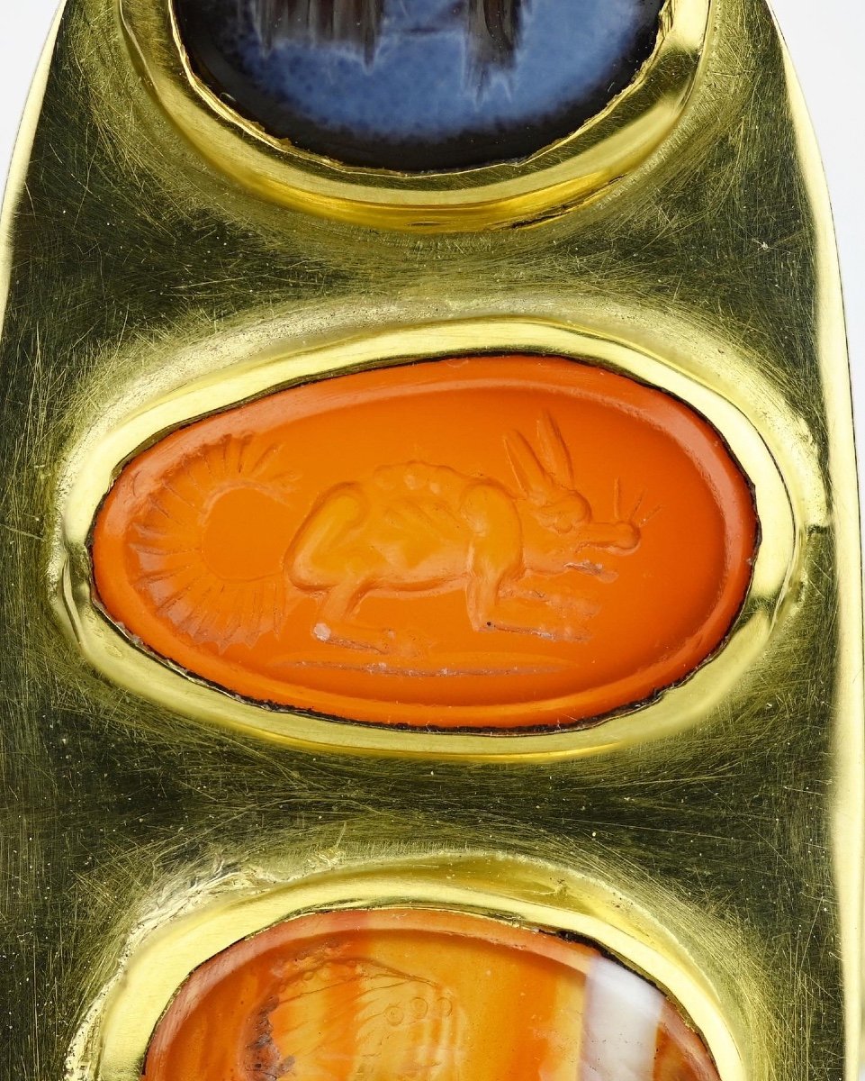 Bague En Or Sertie De Quatre Intailles En Pierre Dure Antique Et Renaissance.-photo-2