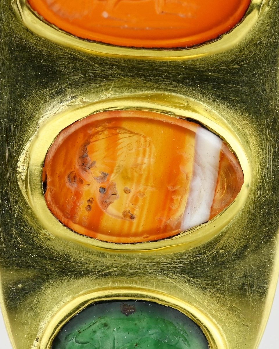 Bague En Or Sertie De Quatre Intailles En Pierre Dure Antique Et Renaissance.-photo-3