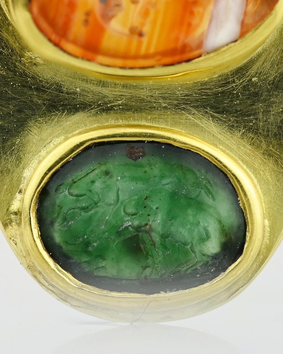 Bague En Or Sertie De Quatre Intailles En Pierre Dure Antique Et Renaissance.-photo-4