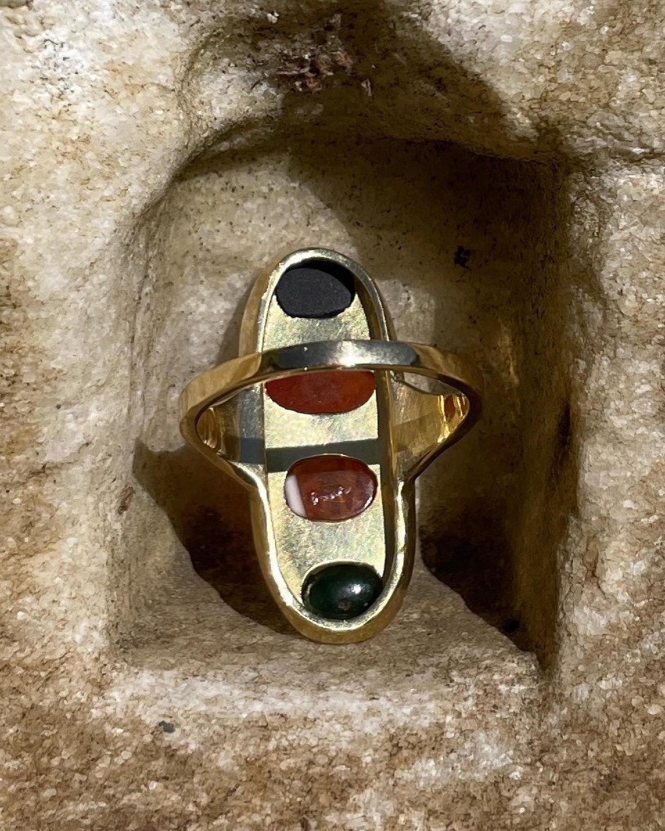 Bague En Or Sertie De Quatre Intailles En Pierre Dure Antique Et Renaissance.-photo-8