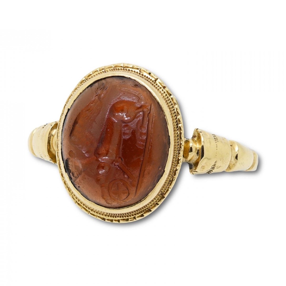 Bague En Or Avec Une Intaille Cabochon Grenat Représentant Un Sphinx. Romain, 1er-2ème Siècle. -photo-3