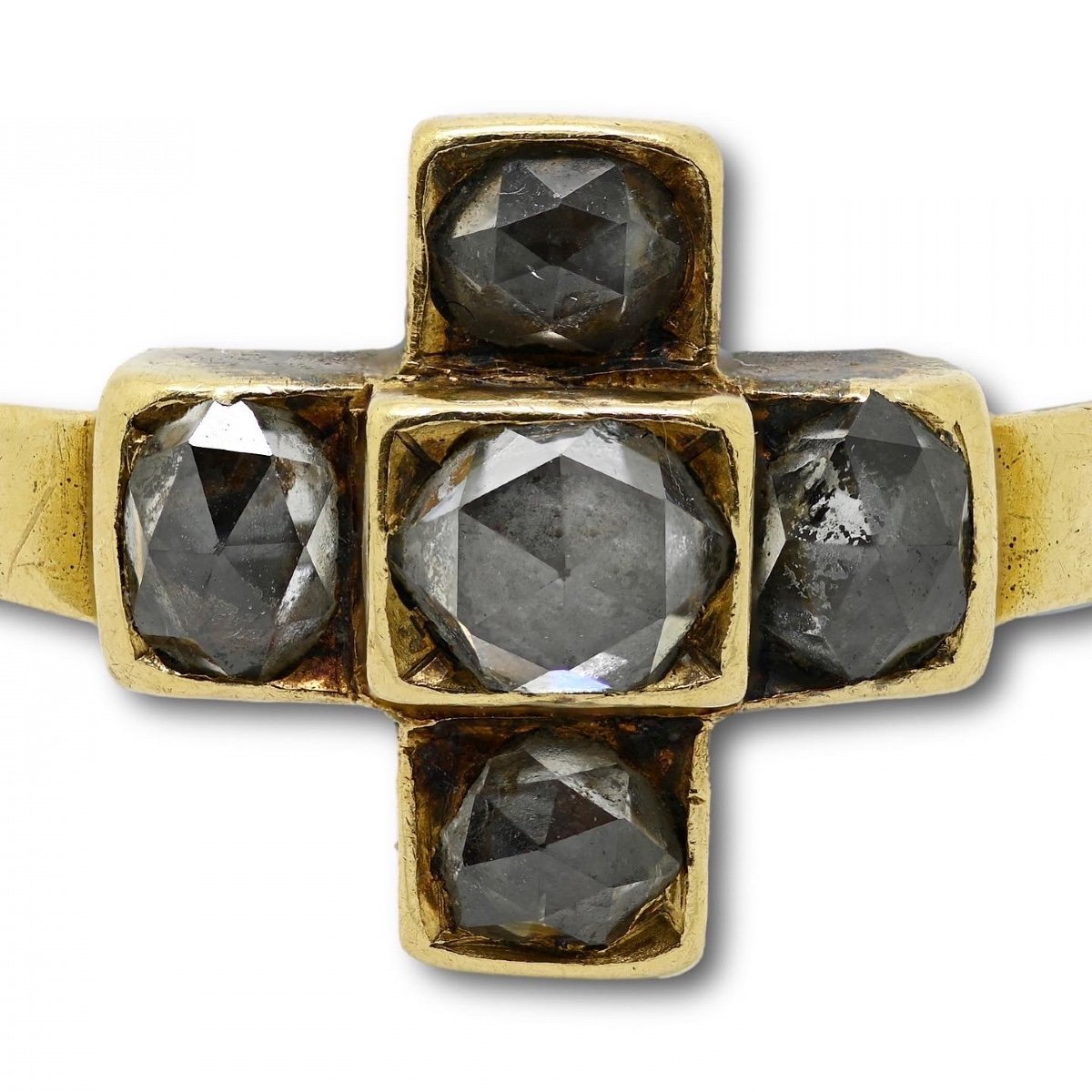 Cruciform Ring With Five Rose Cut Diamonds. English, 19th Century.-photo-2