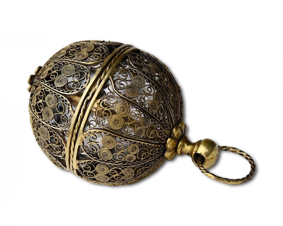 Grande Boule Filigranée En Vermeil En Forme De Pomandre. Espagnol, Vers 1700. -photo-3