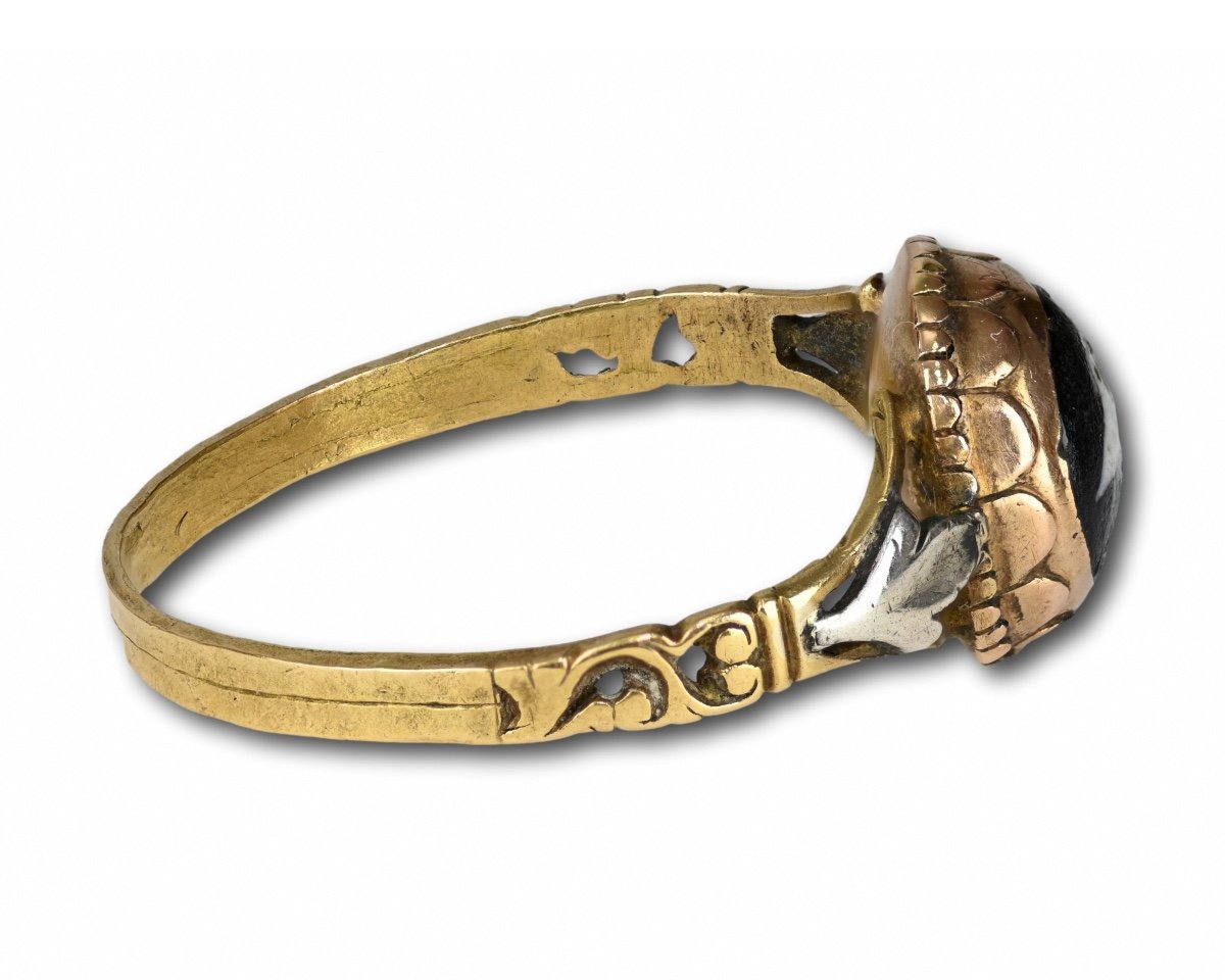 Gold Ring With A Glass Jewel With A Pair Of Billing Doves. French, 18th Century.-photo-2