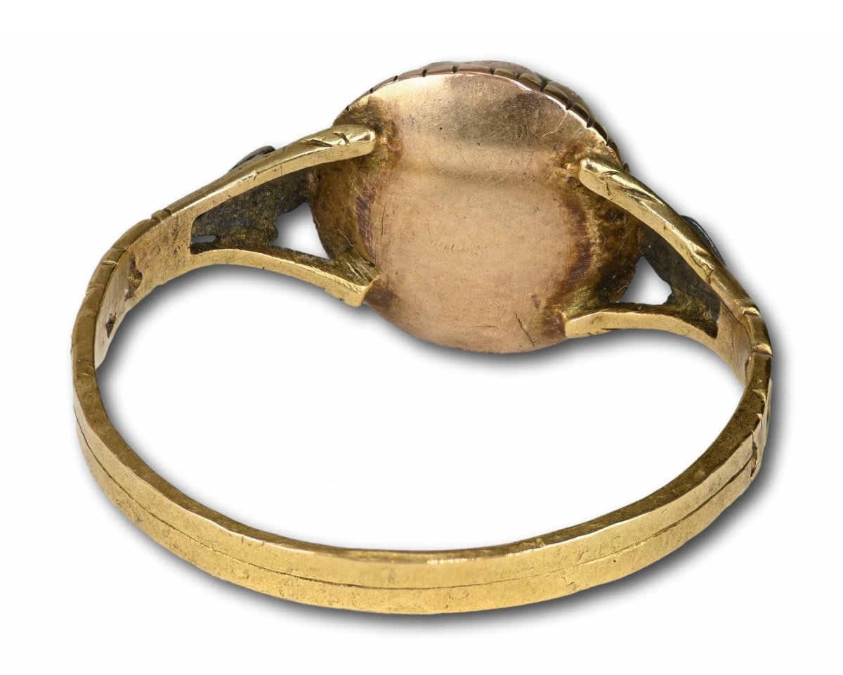 Gold Ring With A Glass Jewel With A Pair Of Billing Doves. French, 18th Century.-photo-3