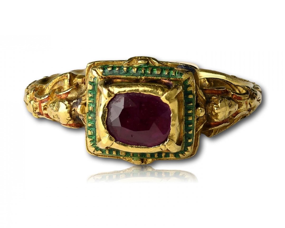 Bague Renaissance En Or Et émail Sertie d'Un Rubis. Europe Occidentale, XVIe Siècle.-photo-3