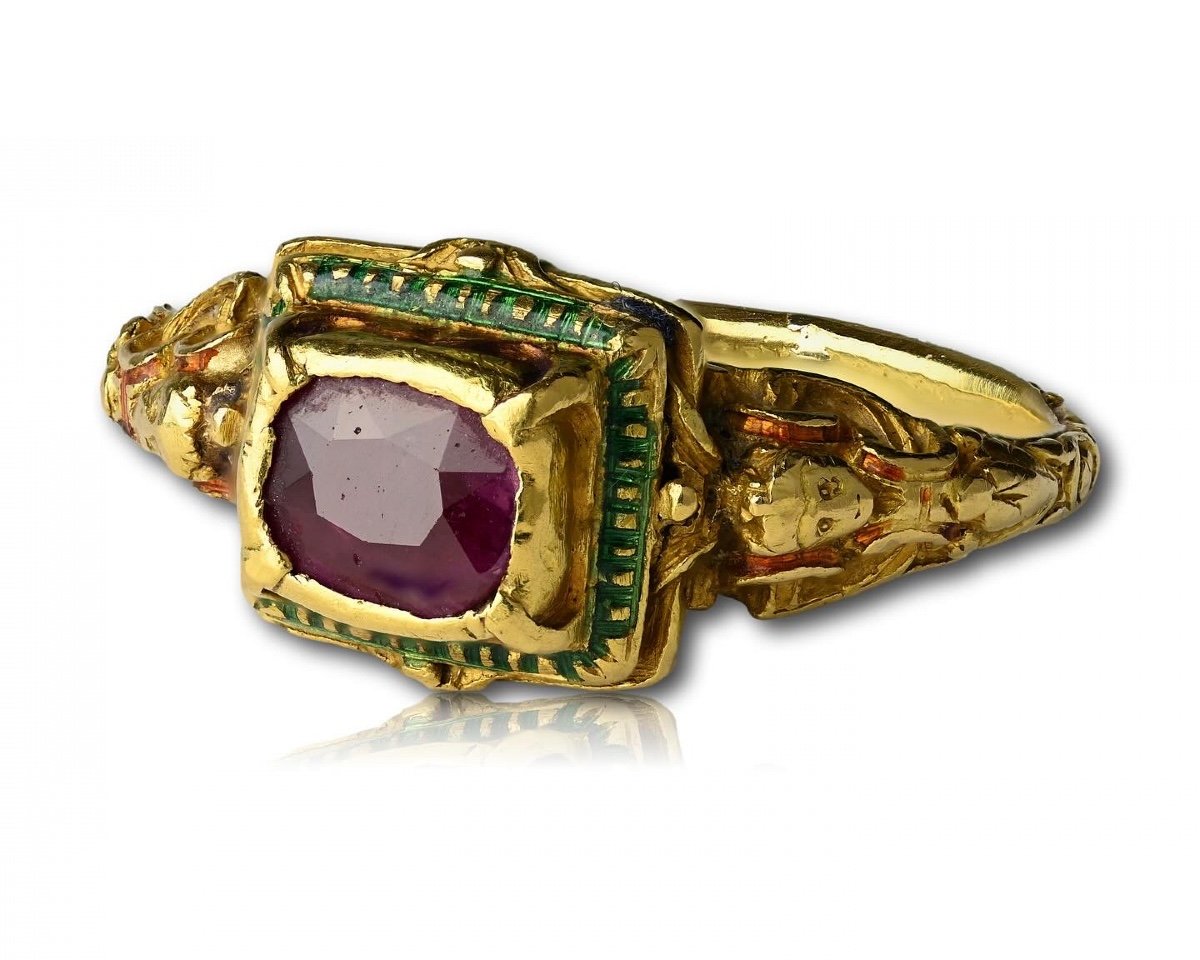Bague Renaissance En Or Et émail Sertie d'Un Rubis. Europe Occidentale, XVIe Siècle.-photo-2