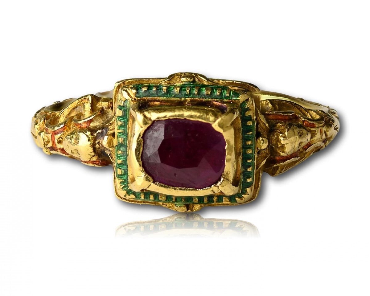 Bague Renaissance En Or Et émail Sertie d'Un Rubis. Europe Occidentale, XVIe Siècle.-photo-3
