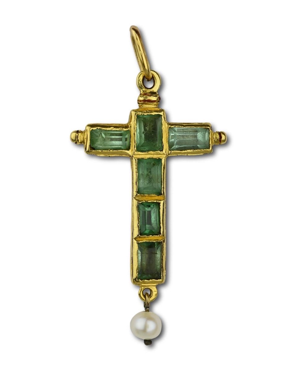 Pendentif Croix En Or Et émail Avec émeraudes Taillées En Table. Espagnol, XVIIe Siècle.-photo-6