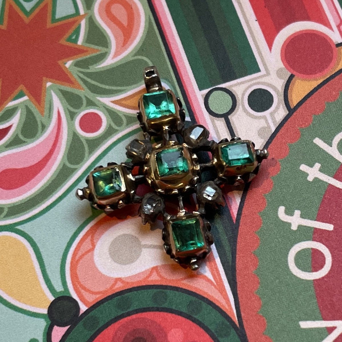 A Gold And Silver Cross Set With Table Cut Emeralds And Diamonds.  Spanish, Early 18th Century.-photo-4
