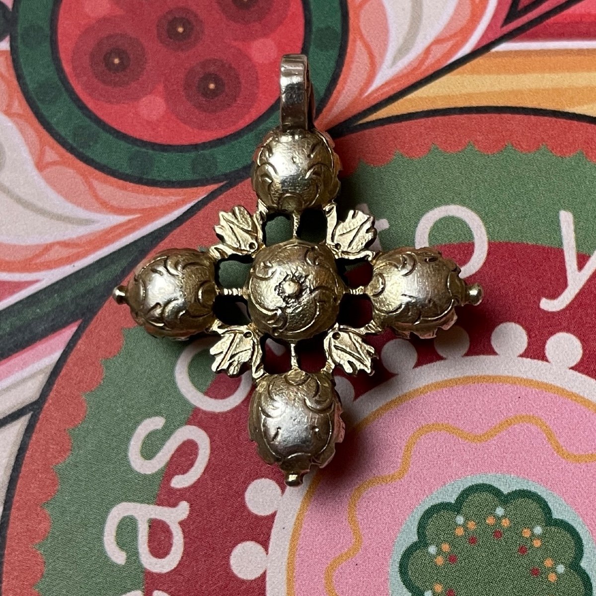 A Gold And Silver Cross Set With Table Cut Emeralds And Diamonds.  Spanish, Early 18th Century.-photo-5