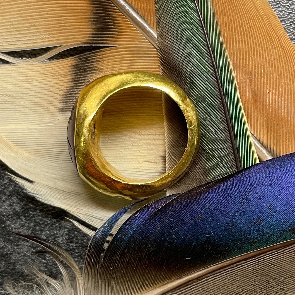 Ancient Gold Ring With An Amethyst Intaglio Of Mars. Roman, 2nd Century A.d.-photo-1