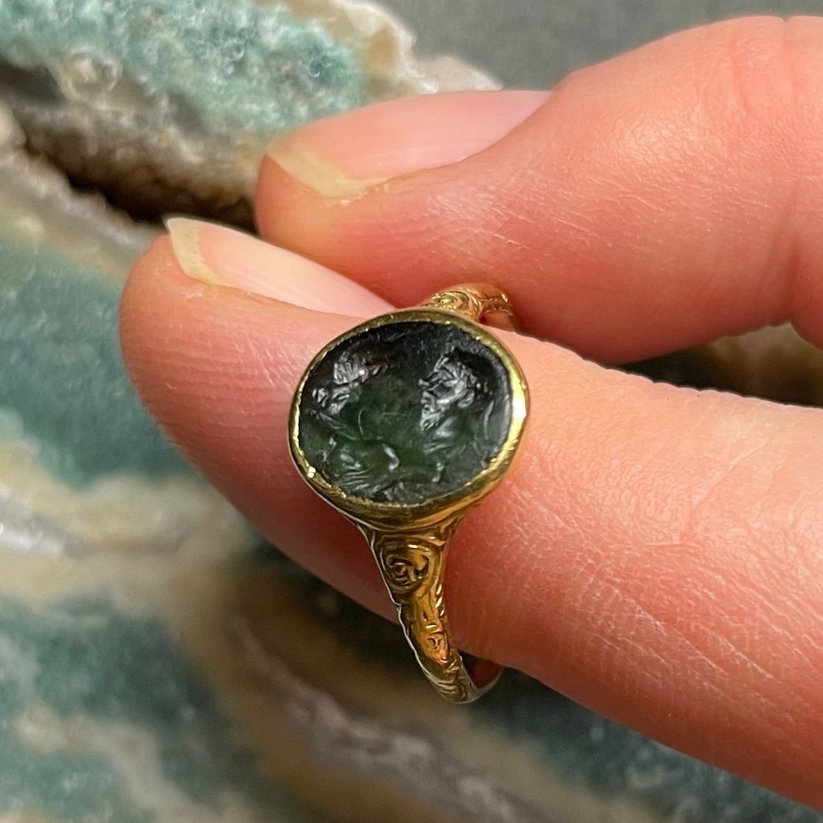 Renaissance Gold Ring With An Ancient Plasma Intaglio. German, Late 16th Century-photo-3