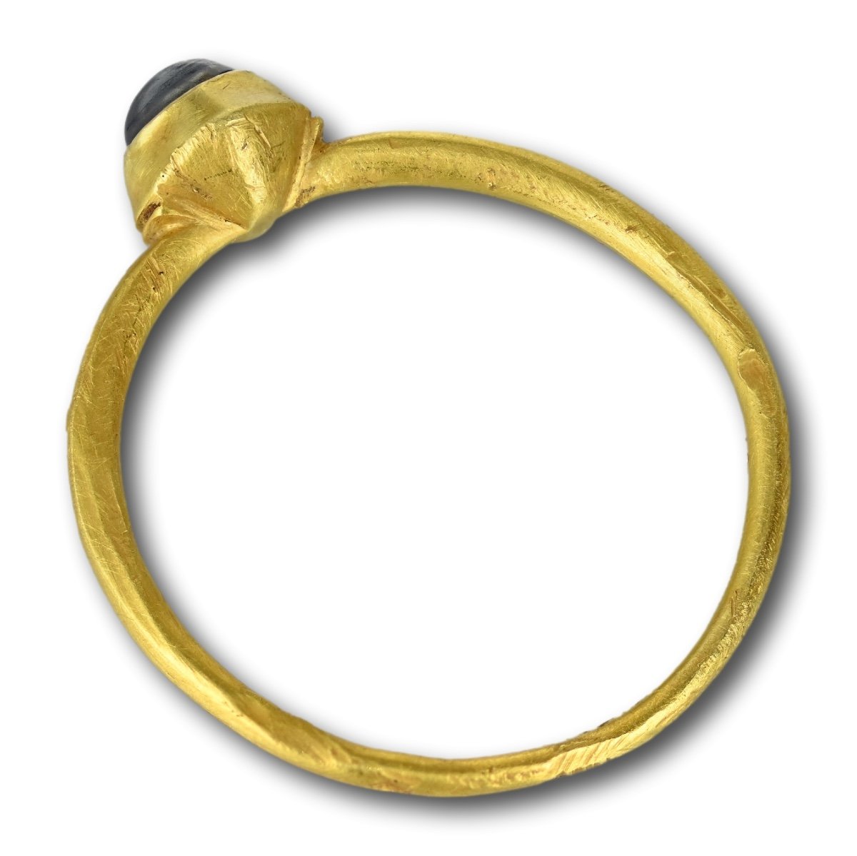 Medieval Stirrup Ring Set With A Cabochon Sapphire. English, 13/14th Century.-photo-2