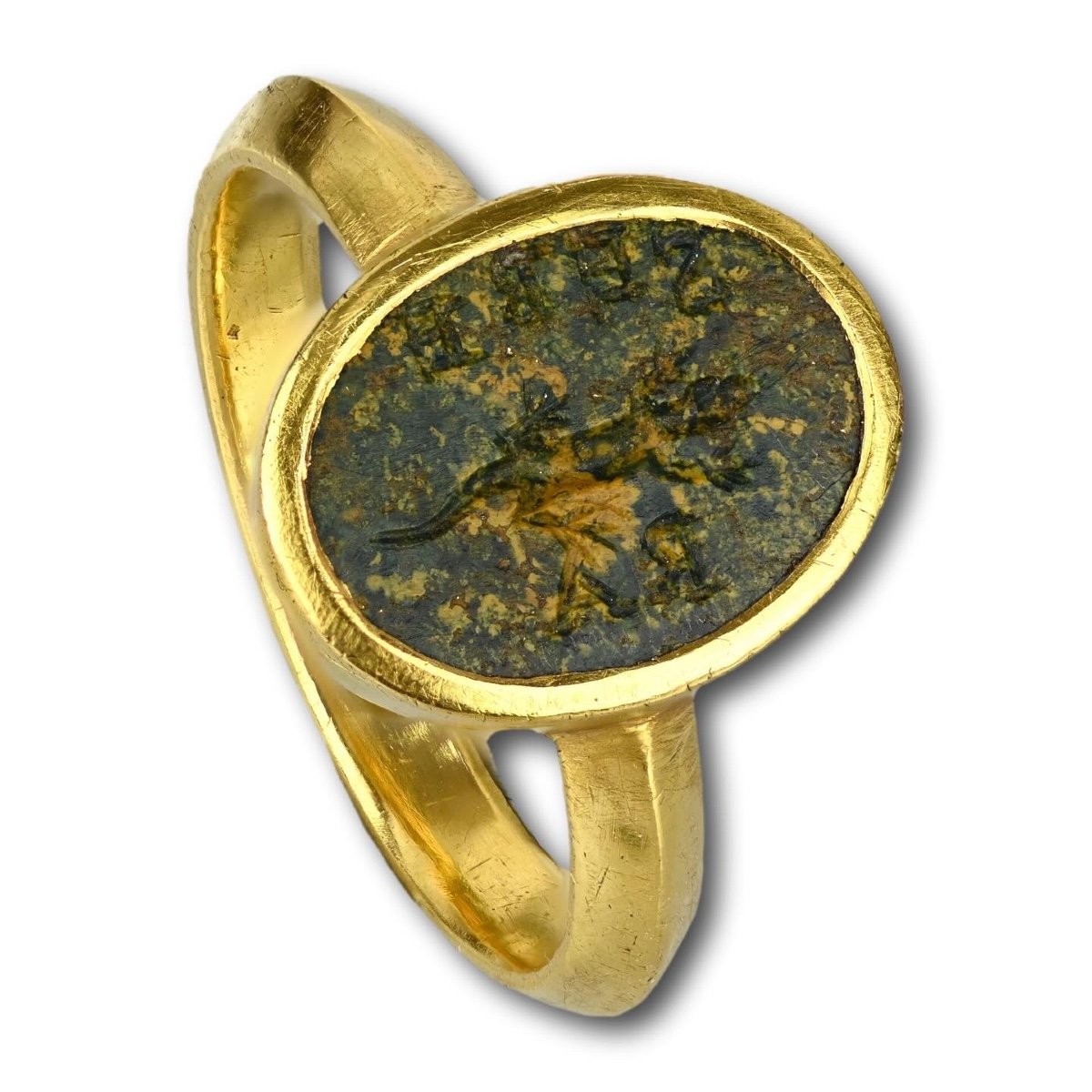 Bague En Or Avec Une Intaille Magique En Jaspe Représentant Un Lézard. Romain, Iie-iiie Siècle -photo-3