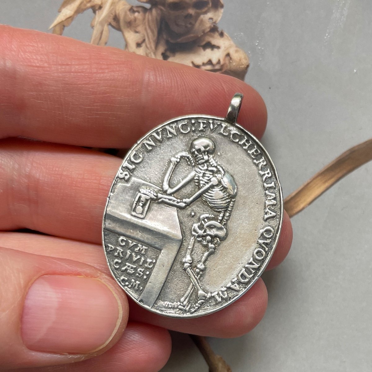 Médaille Vanité En Argent Avec Un Squelette Et Un Buste De Femme. Allemand, XVIIe Siècle  -photo-4