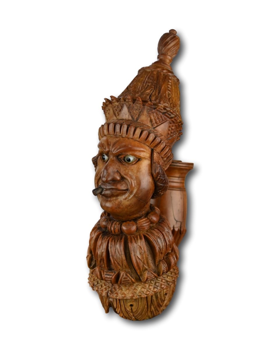 Une Pipe Coquilla Figurative Amusante. Colonies Françaises, Début Du XIXe Siècle.-photo-1