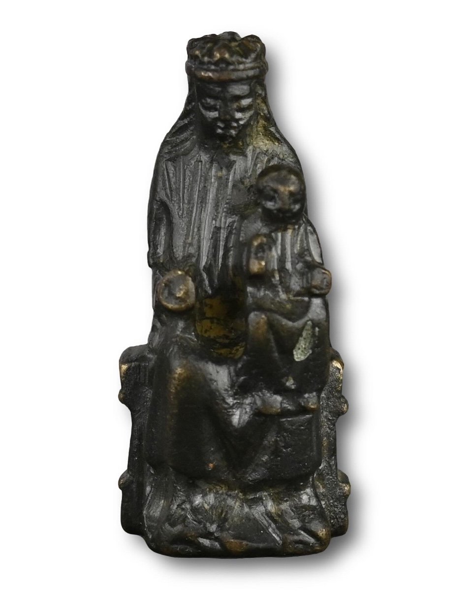 Bronze Figure Of The Seated Madonna And Child. English Or German, 14th Century.-photo-2