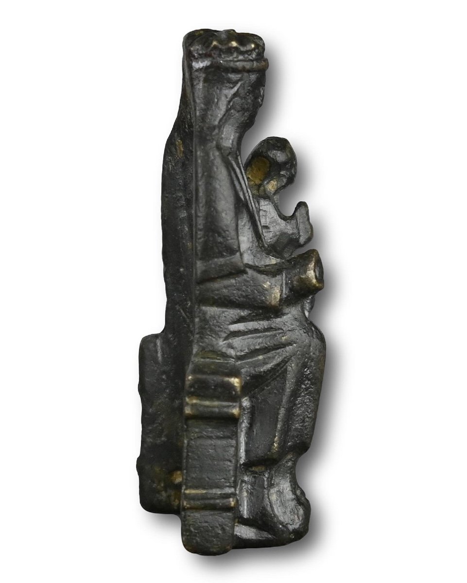 Bronze Figure Of The Seated Madonna And Child. English Or German, 14th Century.-photo-3