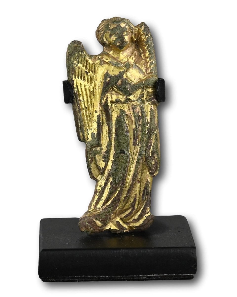 Une Figure En Bronze Doré Représentant Un Ange Portant Une Bougie. Probablement Français, 14e S-photo-2