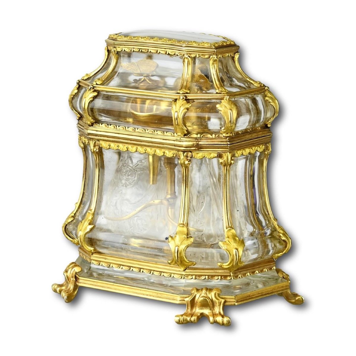Exceptionnel Nécessaire En Cristal De Roche Monté Sur Or. Français Ou Allemand, XVIIIe Siècle  -photo-3