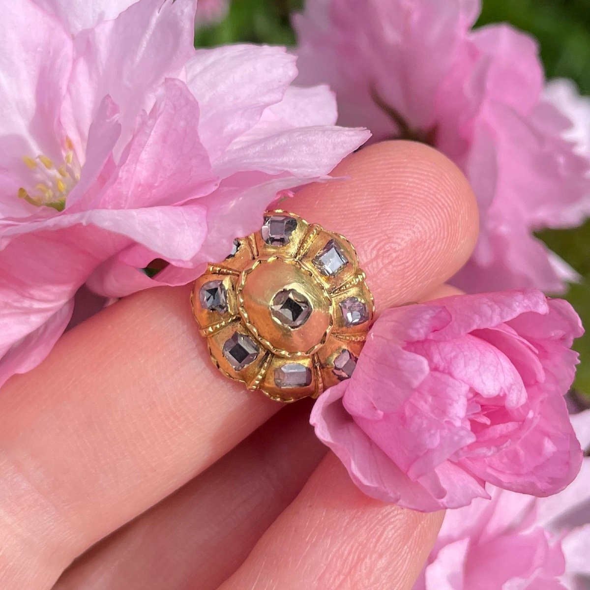 Bague En Or à Haute Teneur En Carats Et Diamants Taille Table. Ibérique, Fin Du XVIIe Siècle.  -photo-2