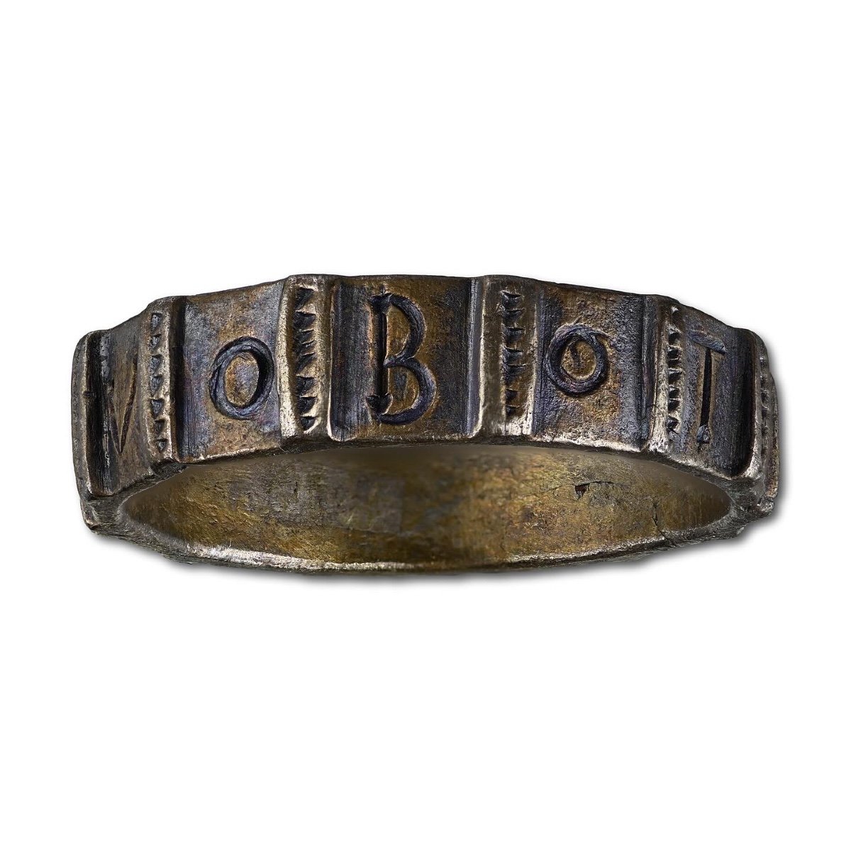 Bague Talismanique En Argent. Europe Occidentale, Peut-être Anglaise, 14e Ou 15e Siècle