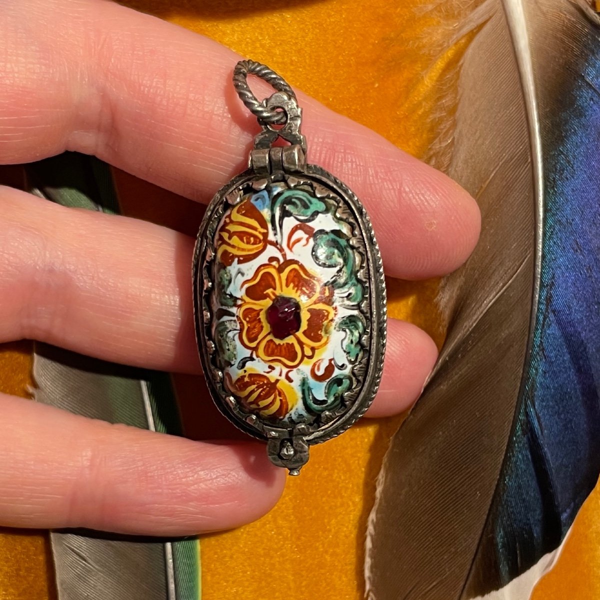 Pomander En émail Monté En Argent à Décor De Fleurs. Allemand, XVIIe Siècle. -photo-8