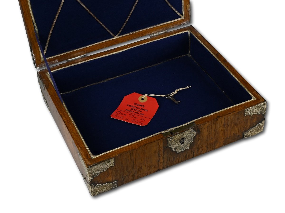 Boscobel Oak Casket With Engraved Silver Mounts. English, Late 17th Century.-photo-5