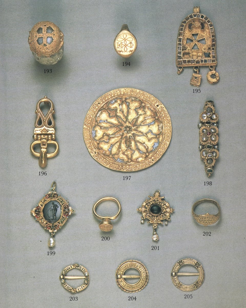Une Broche En Forme d'Anneau Médiéval En Or.  Français Ou Anglais, XIIIe Siècle.  -photo-6