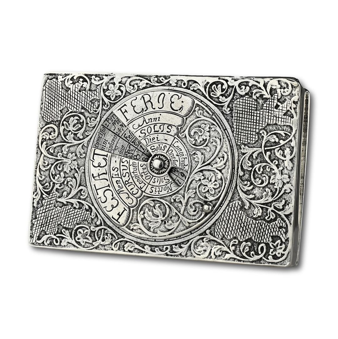 Tabatière à Quantième Perpétuel En Argent. Allemand, Première Moitié Du XVIIIe Siècle. 