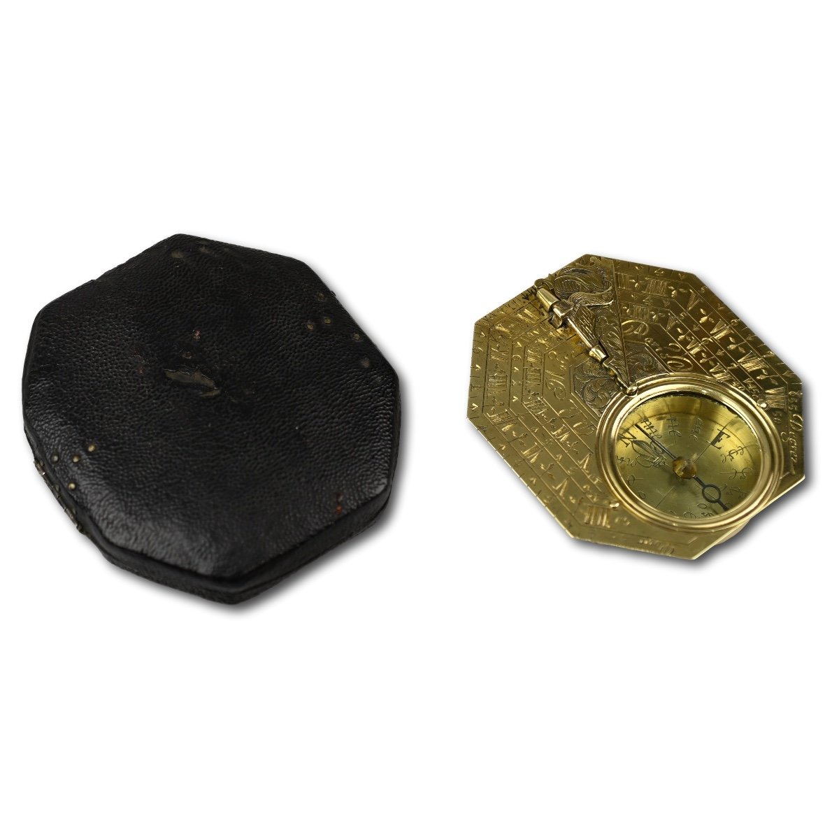 Cadran Solaire De Poche Et Boussole En Laiton De 'p . Le Maire, Paris. Français, XVIIIe Siècle.-photo-2
