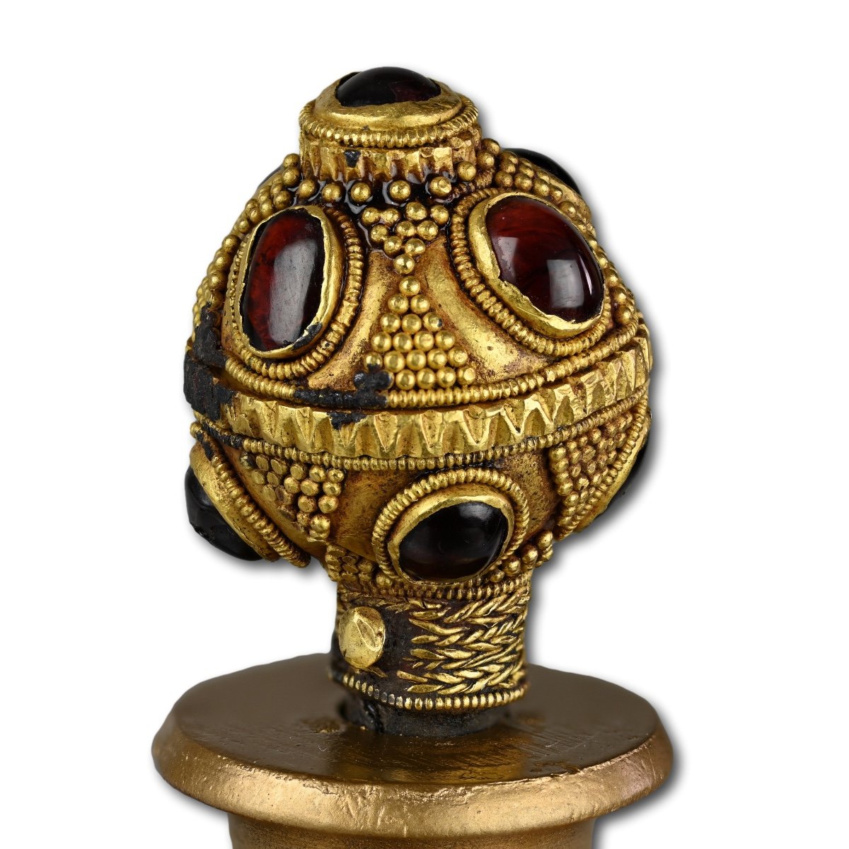 Merovingian Gold And Garnet Finial. Central And Western Europe, 7th Century Ad.-photo-1