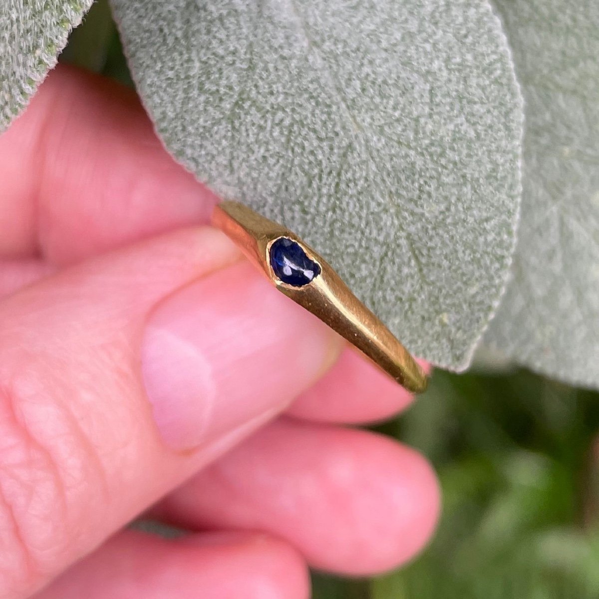 Medieval Gold Sapphire Stirrup Ring. English, Late 13th - Early 14th Century.-photo-6