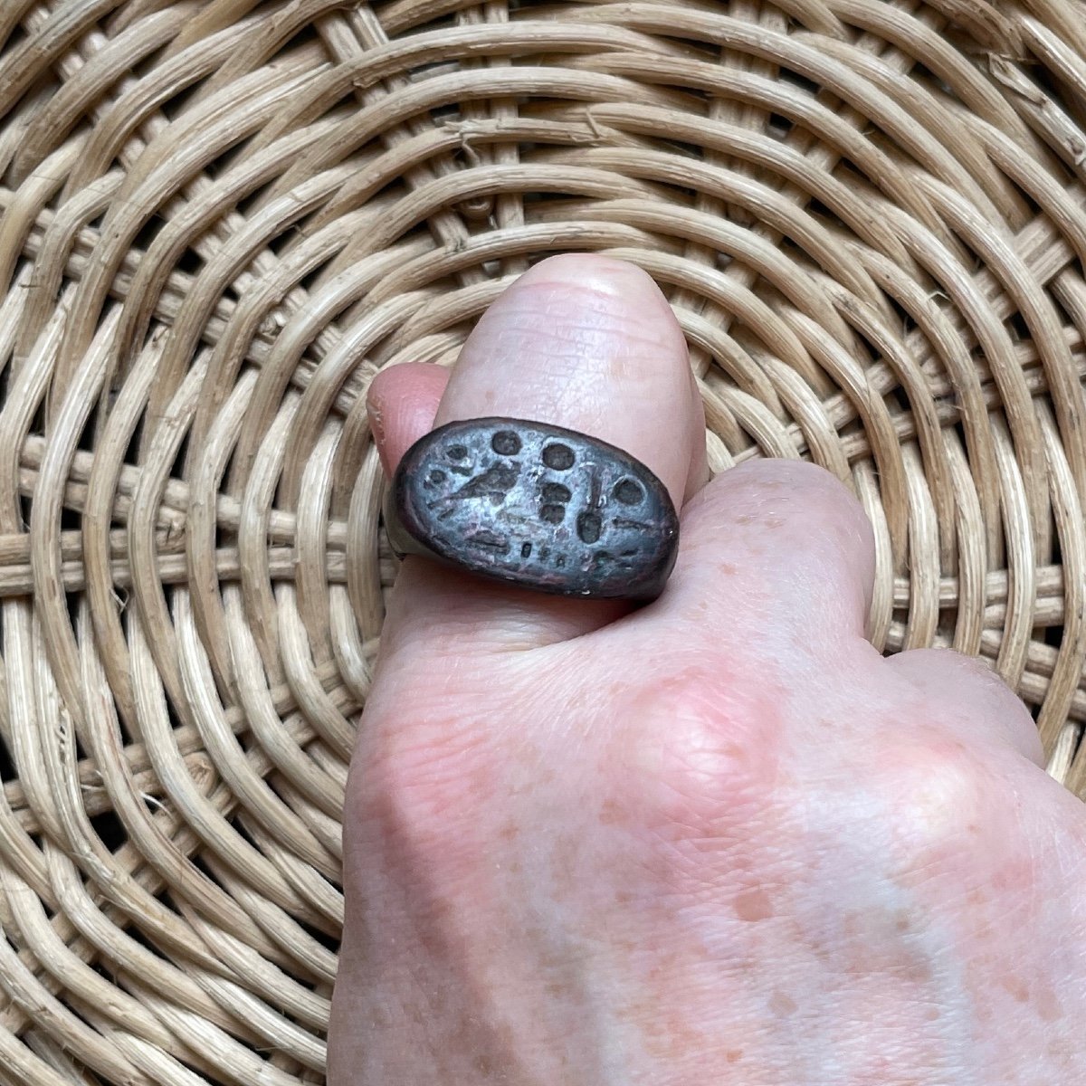 Egyptian Bronze Stirrup Ring. New Kingdom, Reign Of Akhenaten, 1353-1335 B.c.-photo-6
