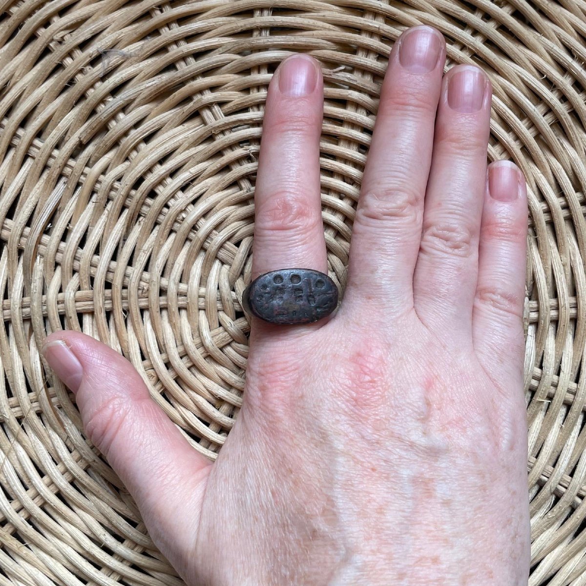 Egyptian Bronze Stirrup Ring. New Kingdom, Reign Of Akhenaten, 1353-1335 B.c.-photo-7