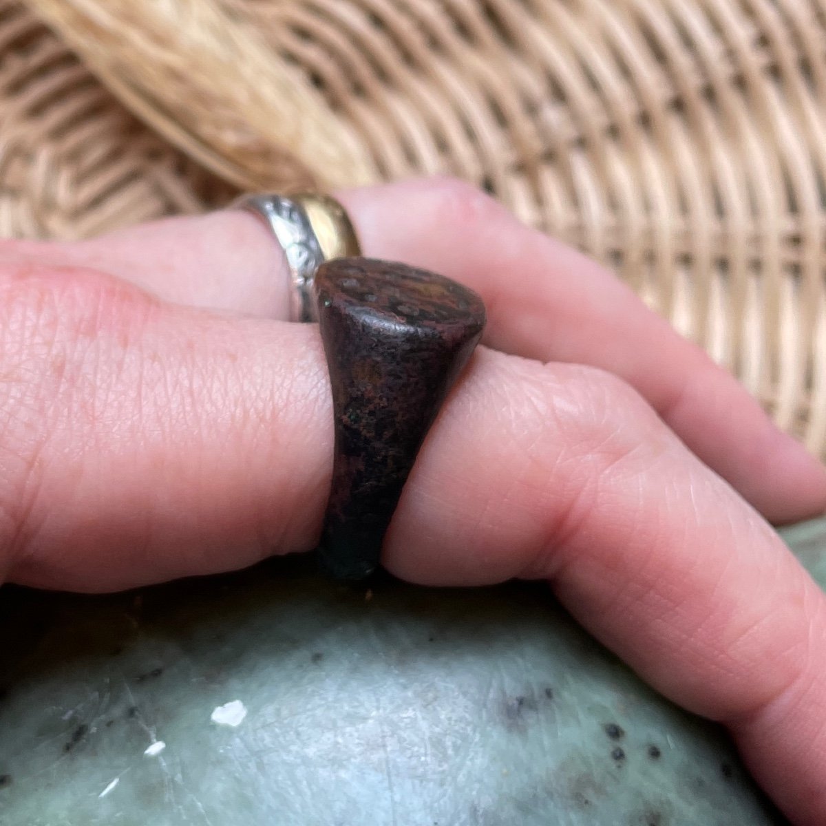 Egyptian Bronze Stirrup Ring. New Kingdom, Reign Of Akhenaten, 1353-1335 B.c.-photo-8