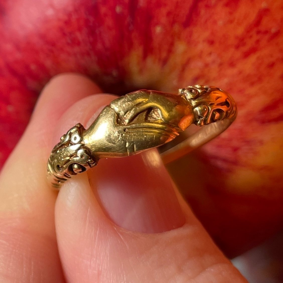High Carat Gold Fede Ring. Probably English, Late 16th / Early 17th Century.-photo-4
