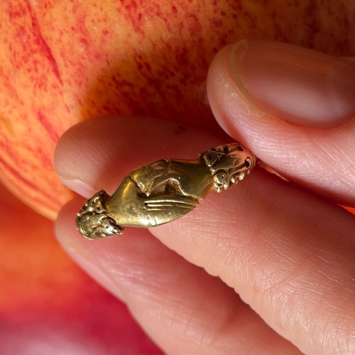 High Carat Gold Fede Ring. Probably English, Late 16th / Early 17th Century.-photo-7