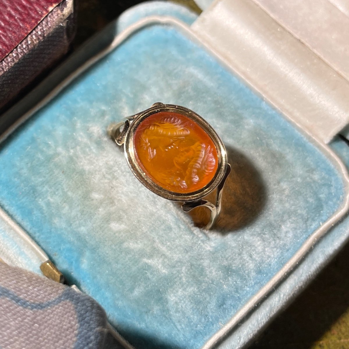 Gold Ring With An Ancient Roman Carnelian Marriage Gem. Rome, Circa 1815 - 1870.-photo-2